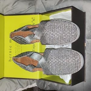 Bernie mev silver,  woven flats